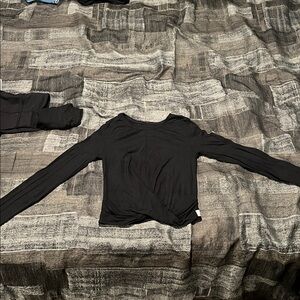 Vuori Black Long Sleeve Top
